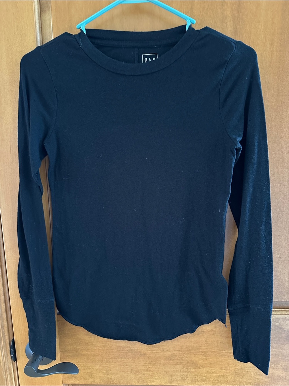 Gap Black Featherweight Long Sleeve Crewneck Feather Tee Shirt Top XS 🖤